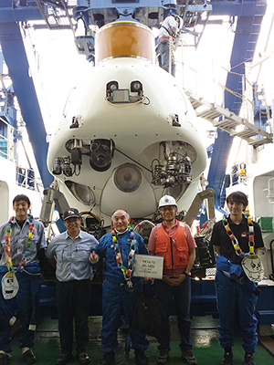 マリアナトラフ西端で通算1400回潜航達成 2014年7月15日