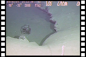 東太平洋海膨にて世界最大の海底溶岩流を発見 第828潜航 2004年7月14日