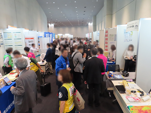 展示会場（中央図書館）全景