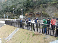 実際に上流側の露頭を観察に行きます