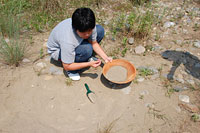 砂全体の鉱物比を調べるためにバルク試料も採取