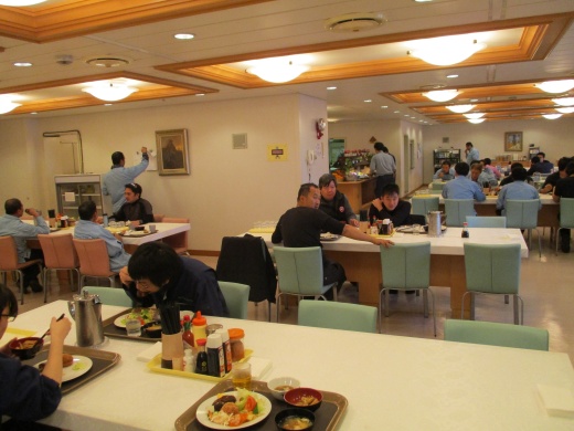 「ちきゅう」の食堂