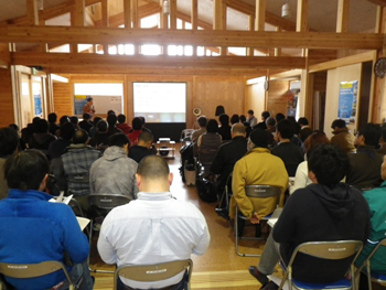 多くの方にご来場いただきました。（講演会場の様子）