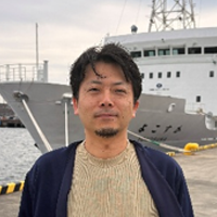 塚谷　祐介