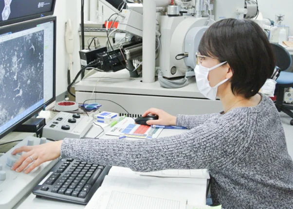 写真：JAMSTECで輝く女性