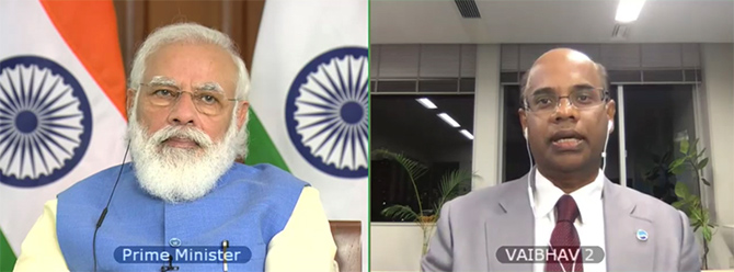 インドのモディ首相とアプリケーションラボのべヘラ所長