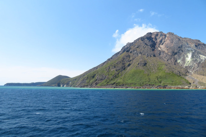 噴火の予兆”はつかめるか! 海底火山の揺れを検知する観測技術の 噴火の予兆”はつかめるか! 海底火山の揺れを検知する観測技術の
