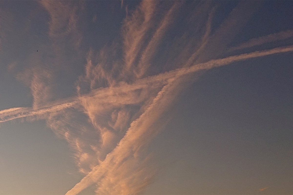 飛行機雲のことをどれだけ分かっていますか？”｜JAMSTEC BASE