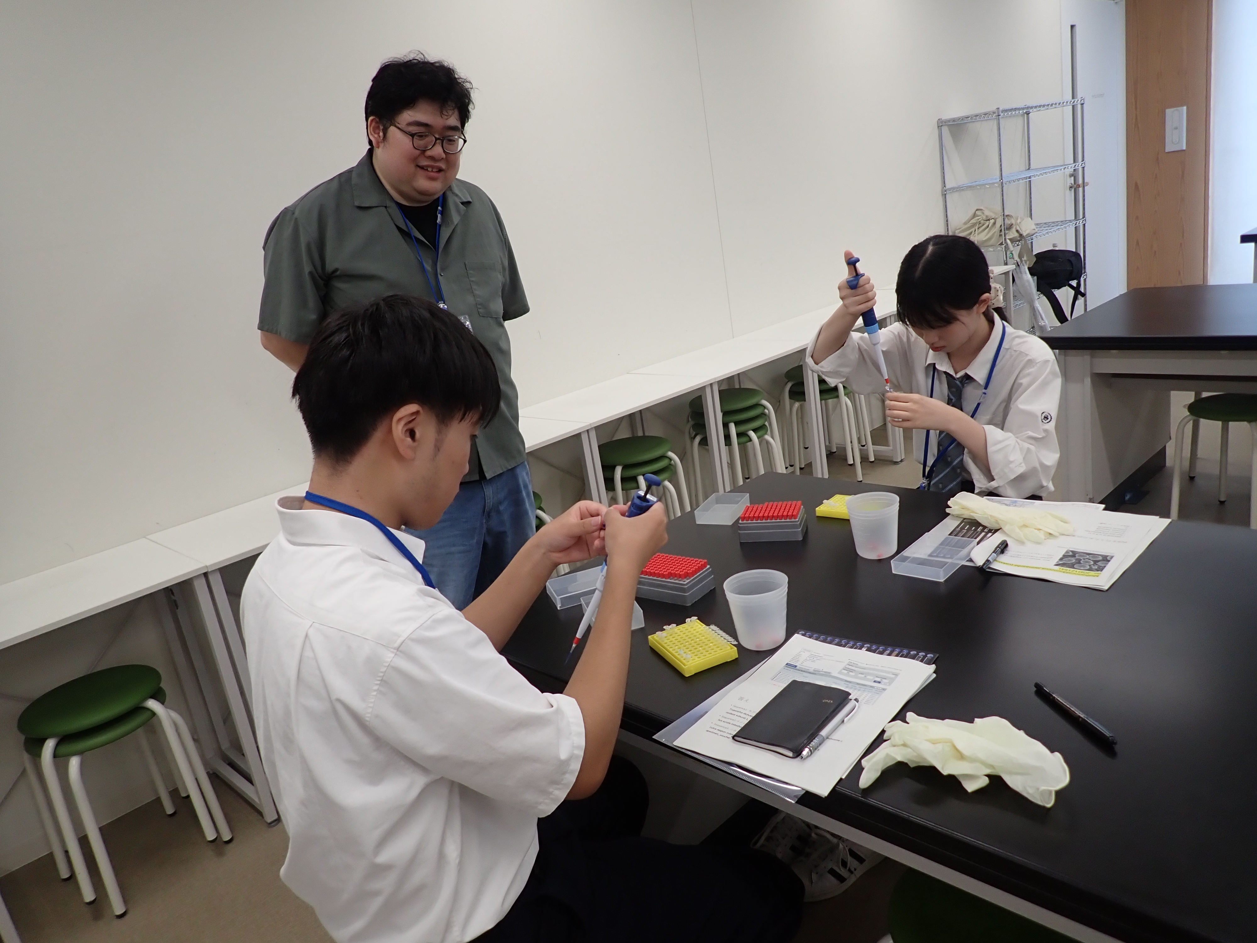 ピペットを握る