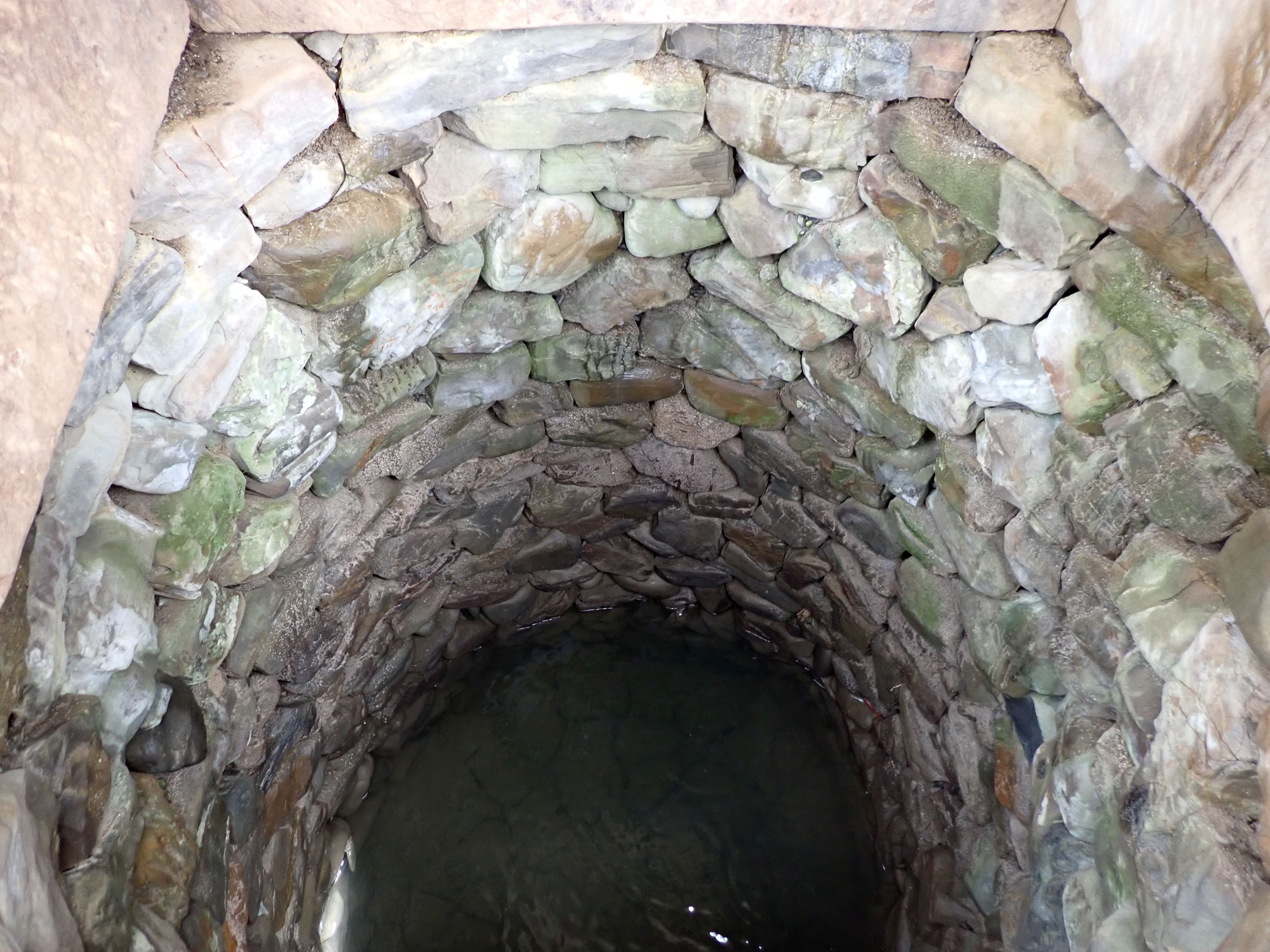 井戸発見の様子