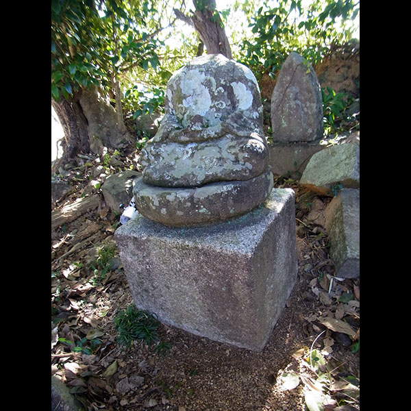 西山観音寺地蔵台座碑