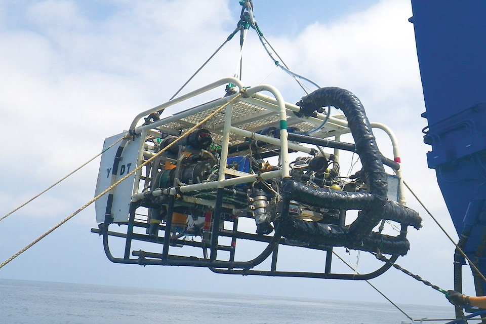 Deep Ocean Floor Survey System Deep Tow image3