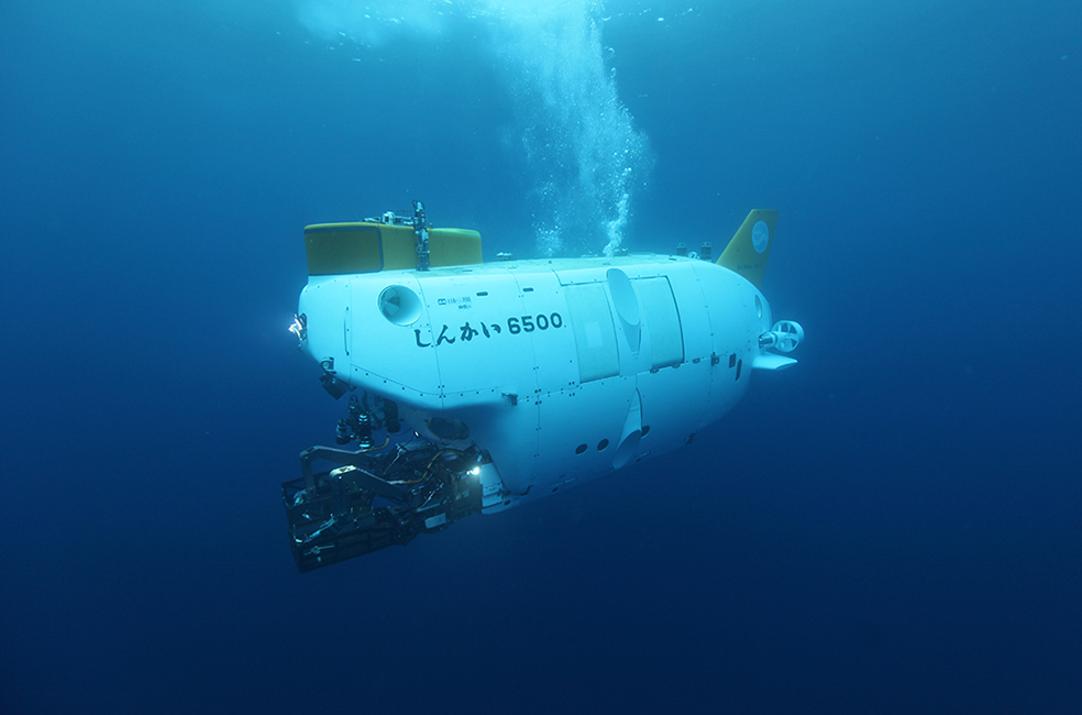 有人潜水調査船「しんかい6500」外観