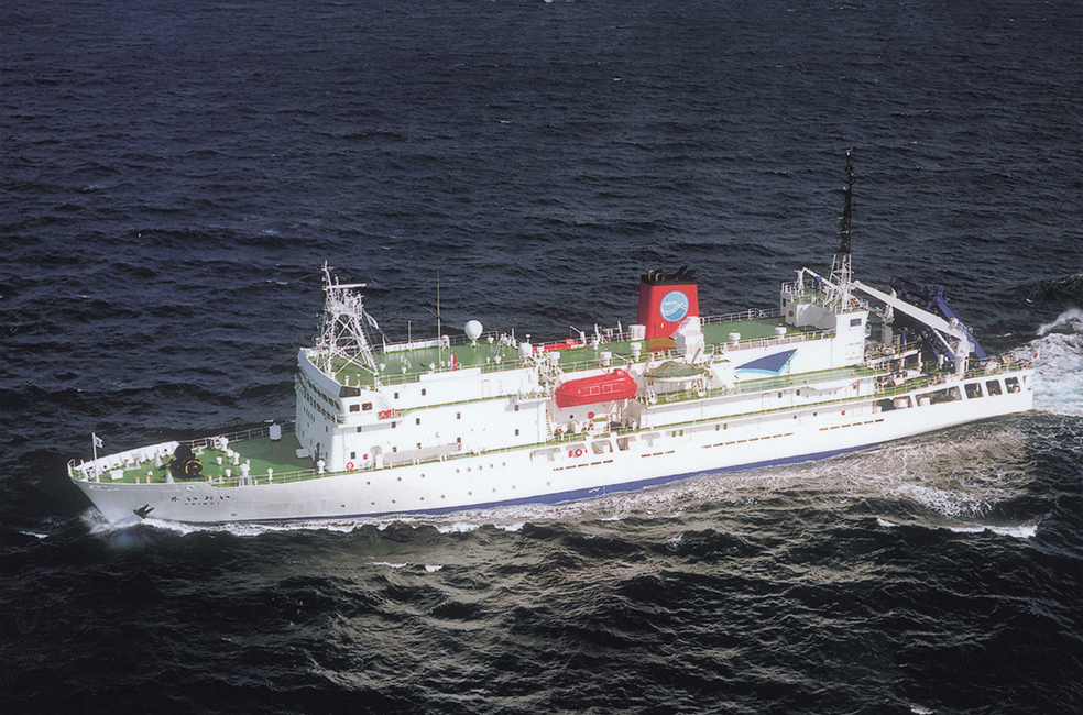 深海調査研究船 「かいれい」の画像