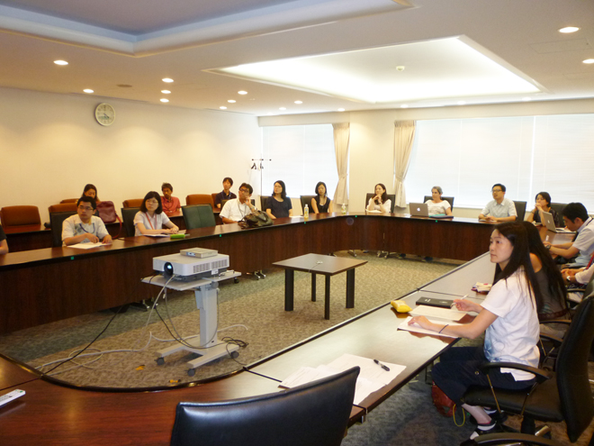 Seminar of the day, was held at the Meeting room, Earth Science Museum bldg. 4F, Yokohama.