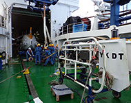 ディープ・トウ（YKDT）による「しんかい6500」潜航予定点の事前調査