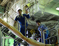 日本海洋事業(株)海洋科学部が観測支援員として調査チームに加わり、初めて「しんかい6500」潜航調査に乗船しました。