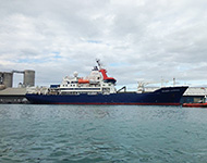フランスの海洋調査船「MARION DUFRESNE」。科学調査だけでなくフランス南方領や南極地域における補給船としての役割もあります 。